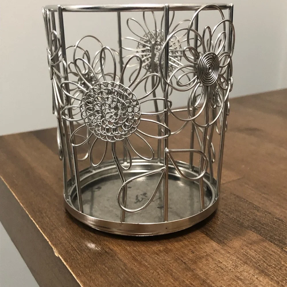 Silver Floral Metal Holder